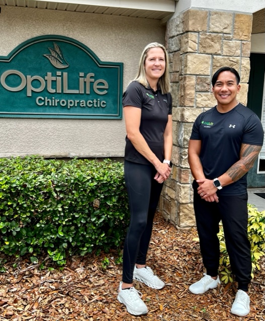 Dr. Danielle Hoeffner and Dr. Alan Molina - Optilife Chiropractors